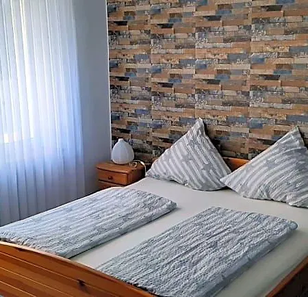 לינה וארוחת בוקר Gaestezimmer Elly Dostert 3*